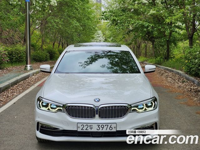 BMW 5 Series — фото 1