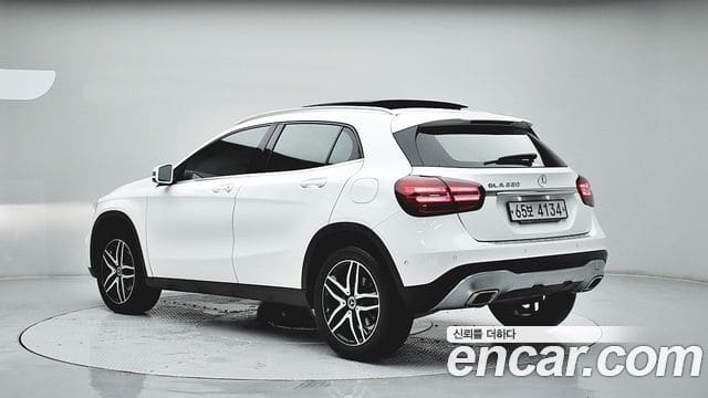 Mercedes-Benz GLA-Class — фото 1