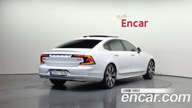 Volvo S90 — фото 1