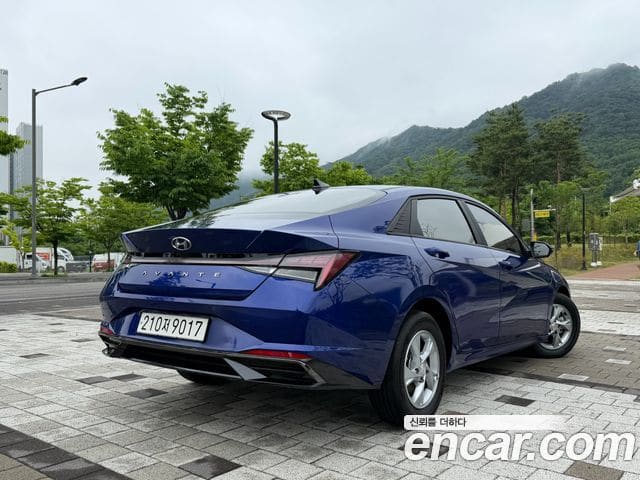 Hyundai Avante — фото 1