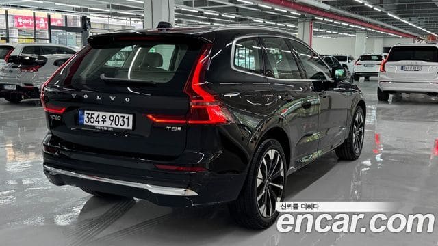Volvo XC60 — фото 1