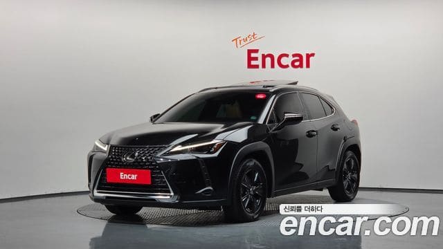 Lexus UX250h — фото 1