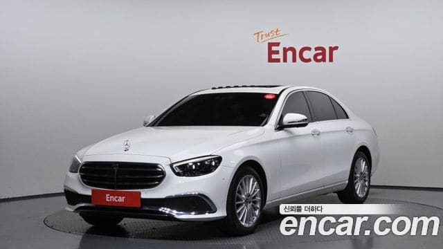 Mercedes-Benz E-Class — фото 1