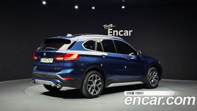 BMW X1 — фото 1