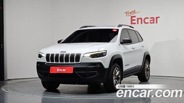 Jeep Cherokee — фото 1