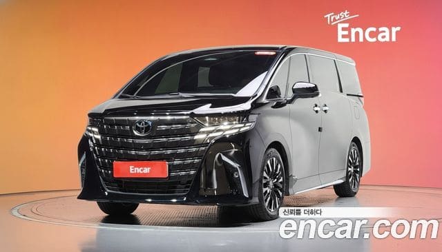 Toyota Alphard — фото 1