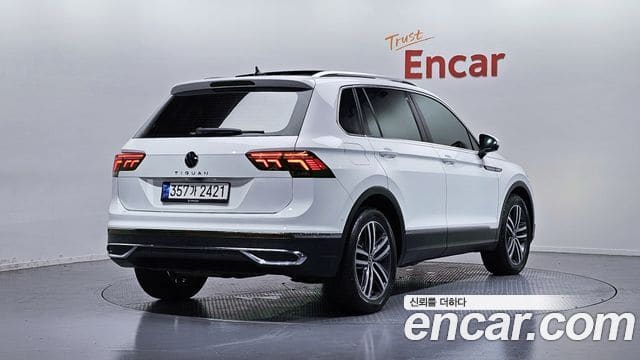 Volkswagen Tiguan — фото 1