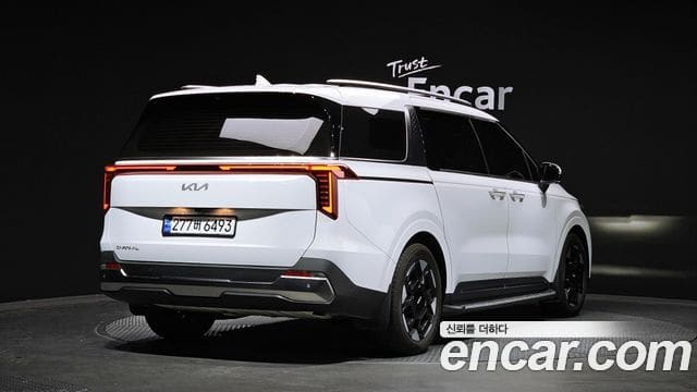 Kia Carnival — фото 1