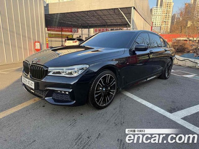 BMW 7 Series — фото 1