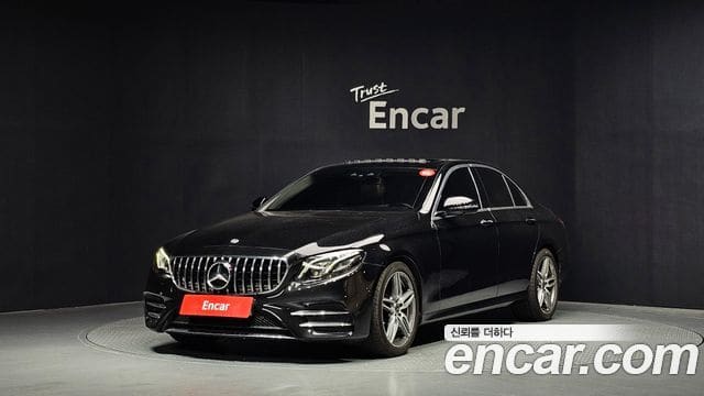 Mercedes-Benz E-Class — фото 1