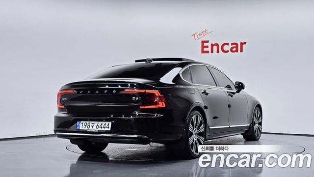 Volvo S90 — фото 1