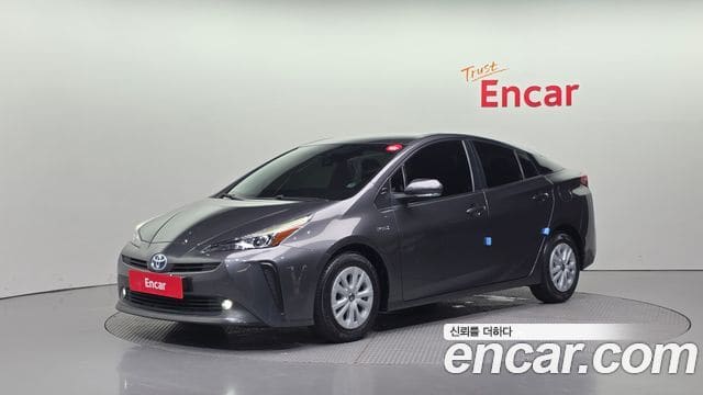 Toyota Prius — фото 1