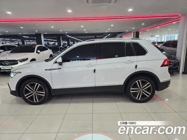 Volkswagen Tiguan — фото 1