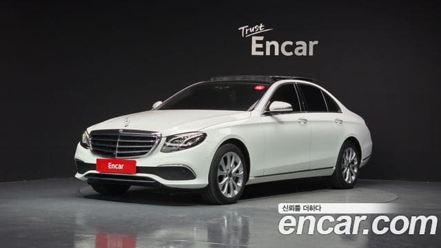 Mercedes-Benz E-Class — фото 1