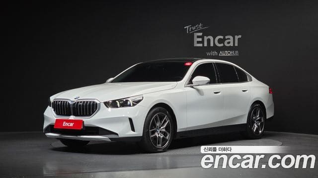 BMW 5 Series — фото 1