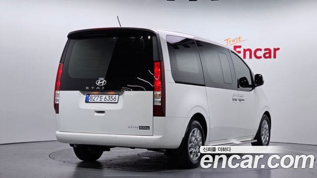 Hyundai Staria — фото 1