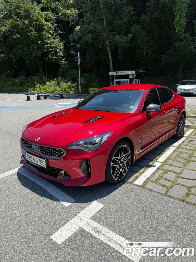 Kia Stinger — фото 1