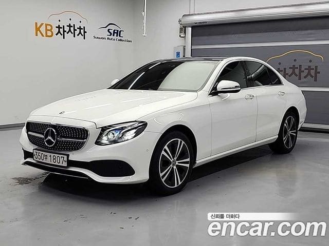 Mercedes-Benz E-Class — фото 1