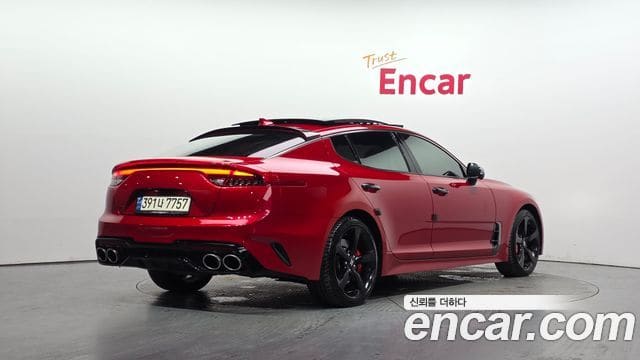 Kia Stinger — фото 1