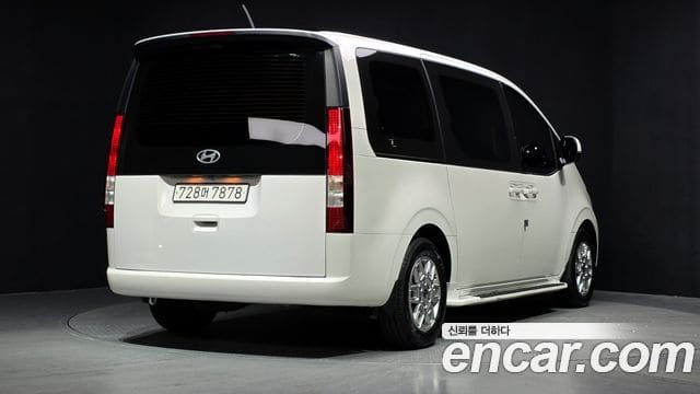 Hyundai Staria — фото 1