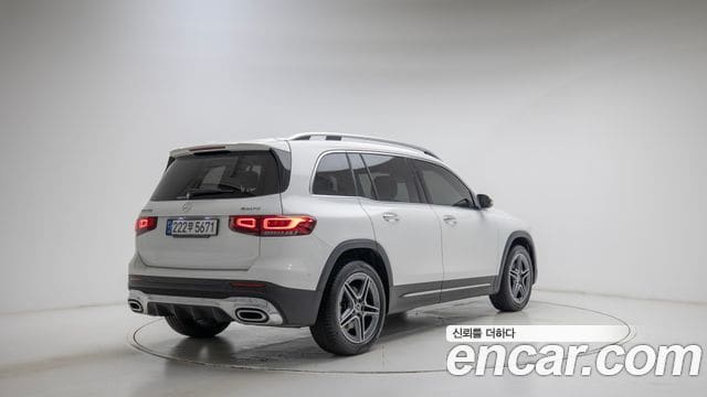 Mercedes-Benz GLB-Class — фото 1