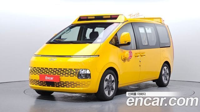 Hyundai Staria — фото 1