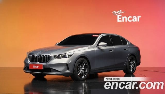BMW 5 Series — фото 1