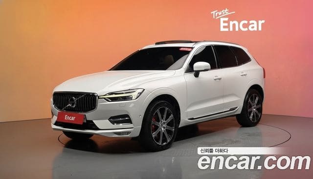 Volvo XC60 — фото 1