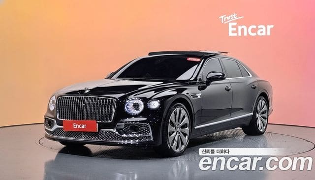 Bentley Flying Spur — фото 1