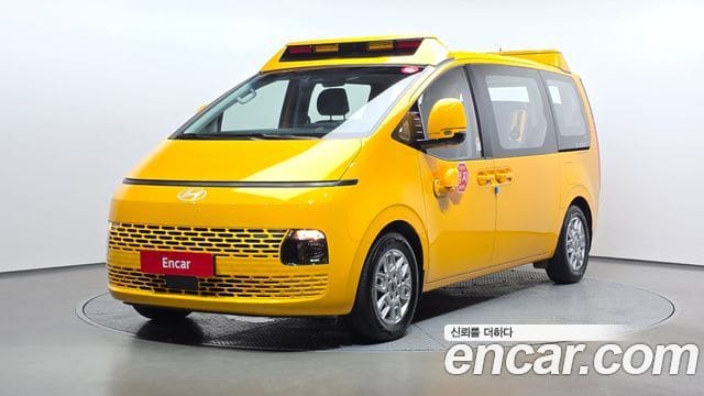 Hyundai Staria — фото 1