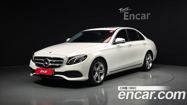 Mercedes-Benz E-Class — фото 1