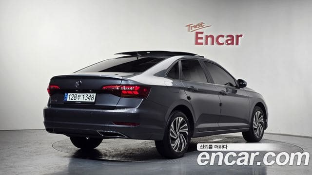Volkswagen Jetta — фото 1