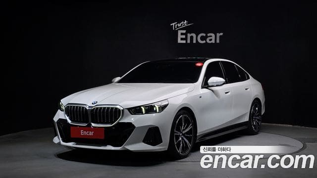 BMW 5 Series — фото 1