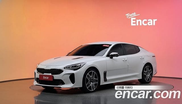 Kia Stinger — фото 1