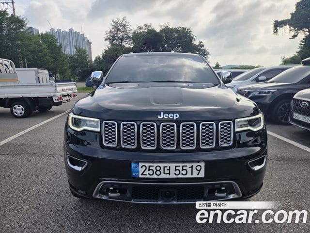 Jeep Grand Cherokee — фото 1