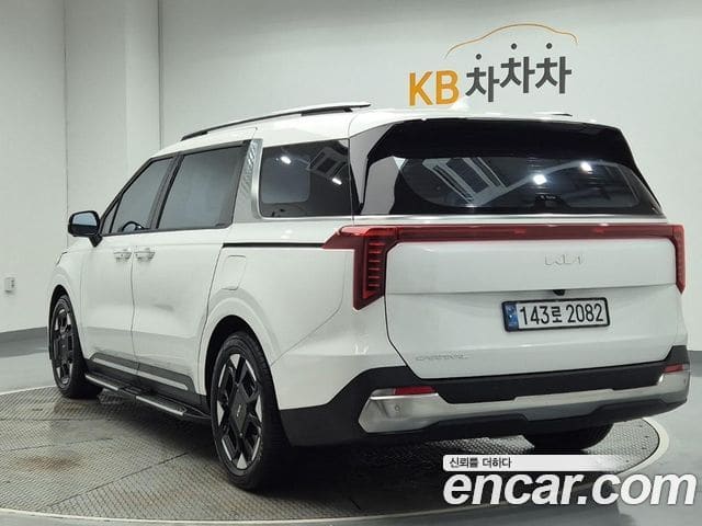 Kia Carnival — фото 1
