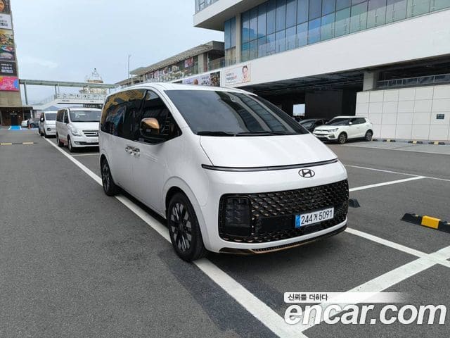 Hyundai Staria — фото 1