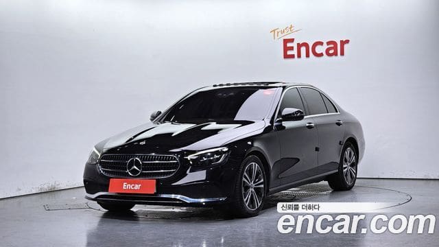 Mercedes-Benz E-Class — фото 1