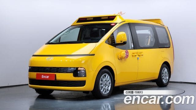 Hyundai Staria — фото 1