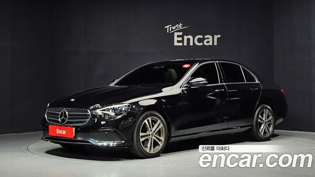 Mercedes-Benz E-Class — фото 1