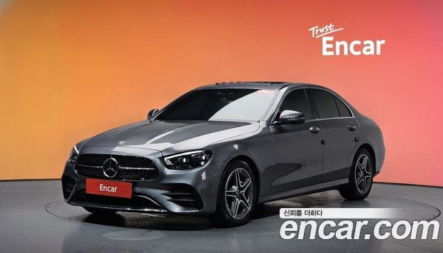 Mercedes-Benz E-Class — фото 1