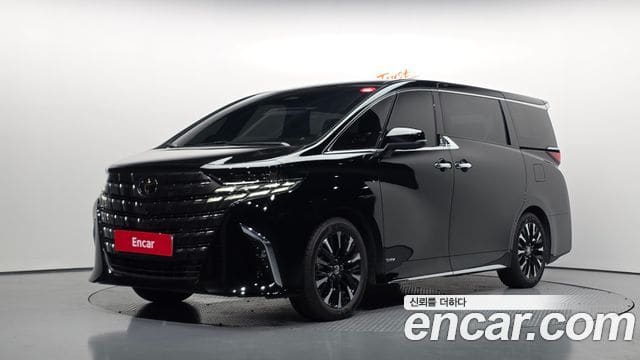 Toyota Alphard — фото 1