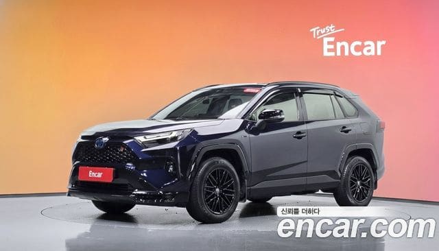 Toyota RAV4 — фото 1