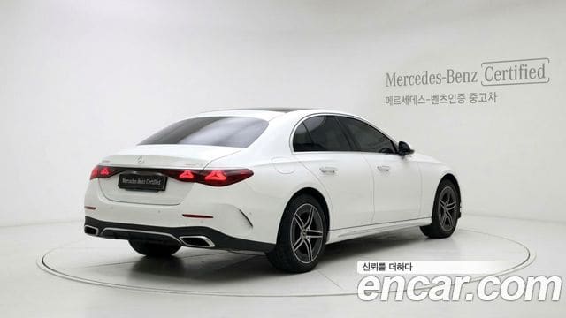 Mercedes-Benz E-Class — фото 1