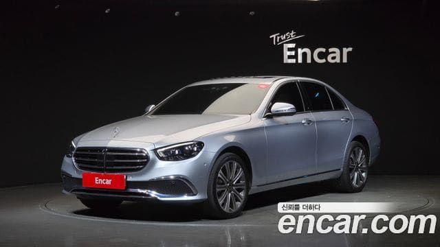 Mercedes-Benz E-Class — фото 1