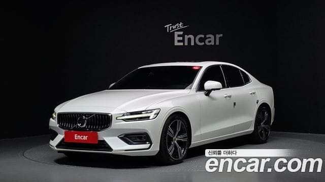 Volvo S60 — фото 1