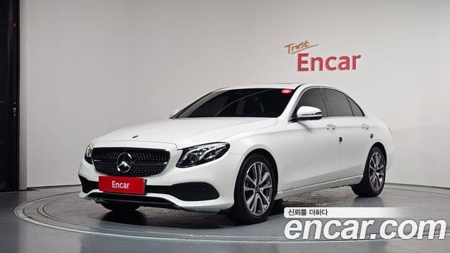 Mercedes-Benz E-Class — фото 1