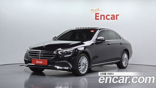 Mercedes-Benz E-Class — фото 1