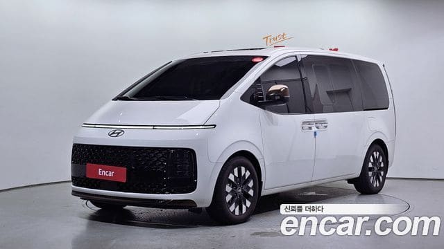 Hyundai Staria — фото 1