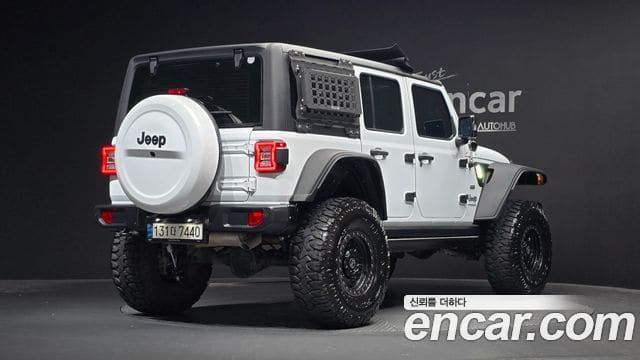 Jeep Wrangler — фото 1
